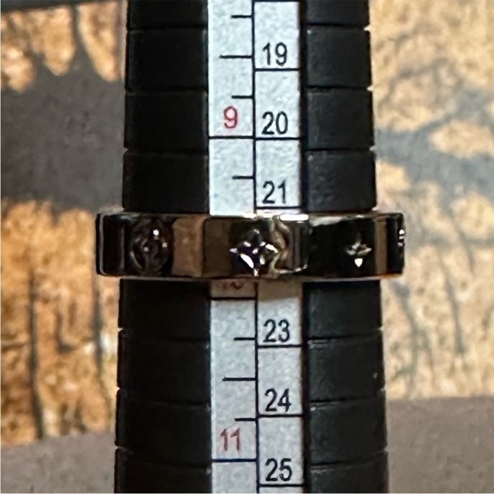 Louis Vuitton Silver Geometric Pattern Ring - image 6